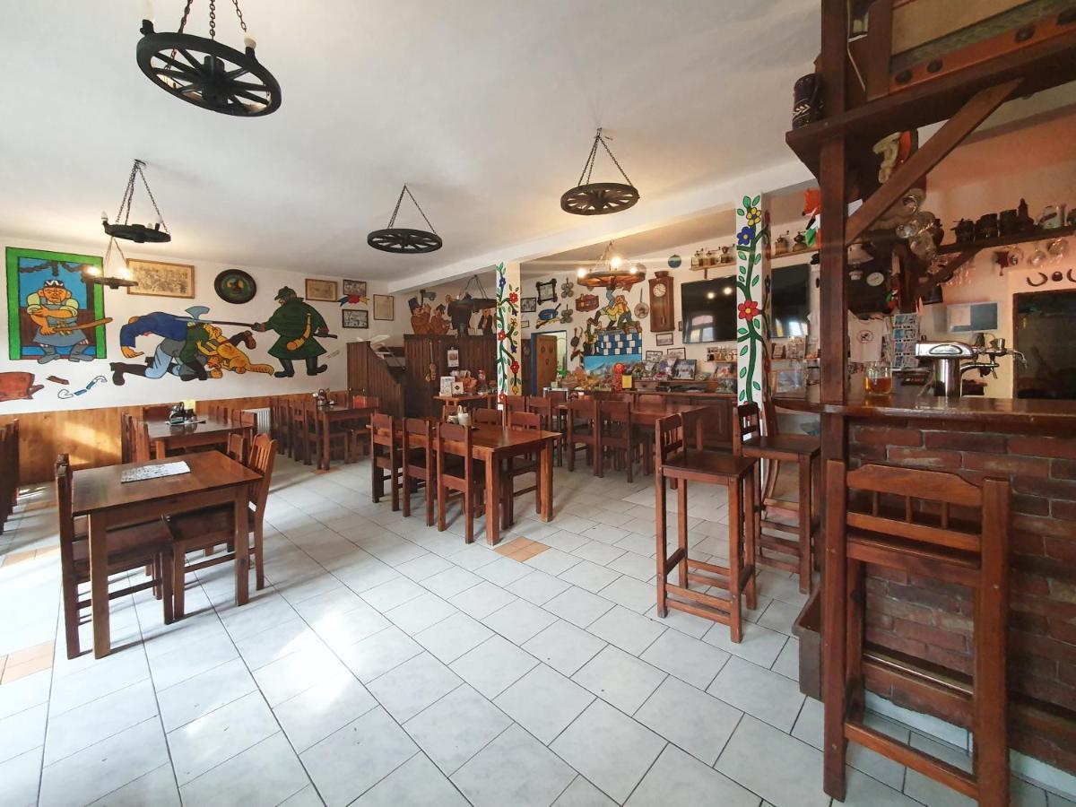 Hrusicka Restaurace A Penzion Hrusice Экстерьер фото