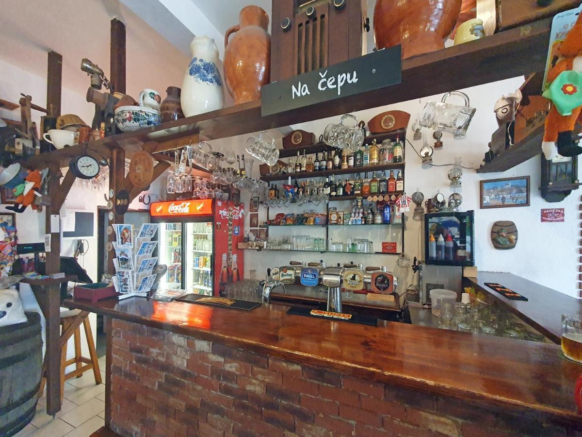 Hrusicka Restaurace A Penzion Hrusice Экстерьер фото
