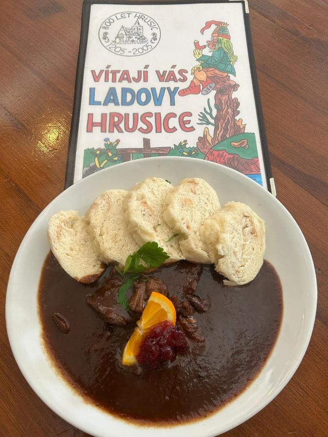 Hrusicka Restaurace A Penzion Hrusice Экстерьер фото